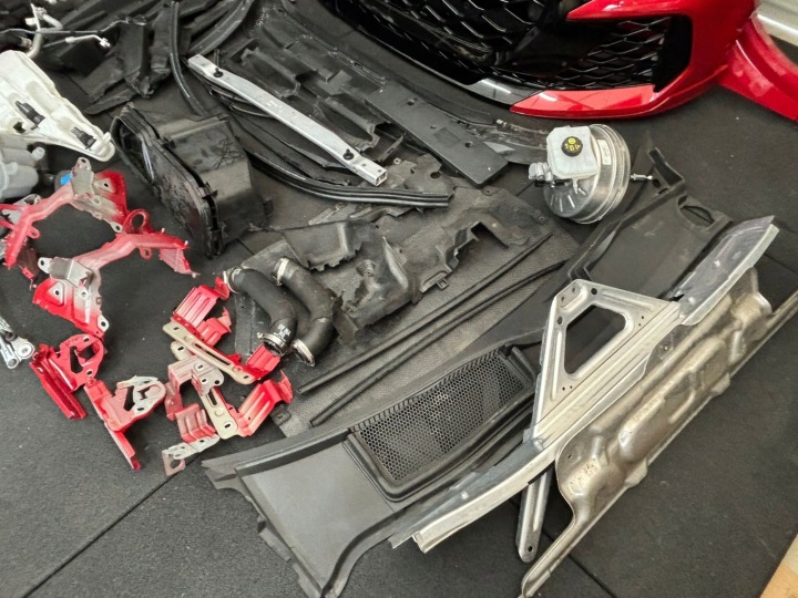 фото №16, Перед комплектний audi rsq8 рестайлінг performance laser q8 2025r ls3m chili red
