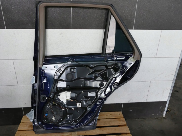 фото №8, Mercedes ml w164 дверь правая зад задние правые c359