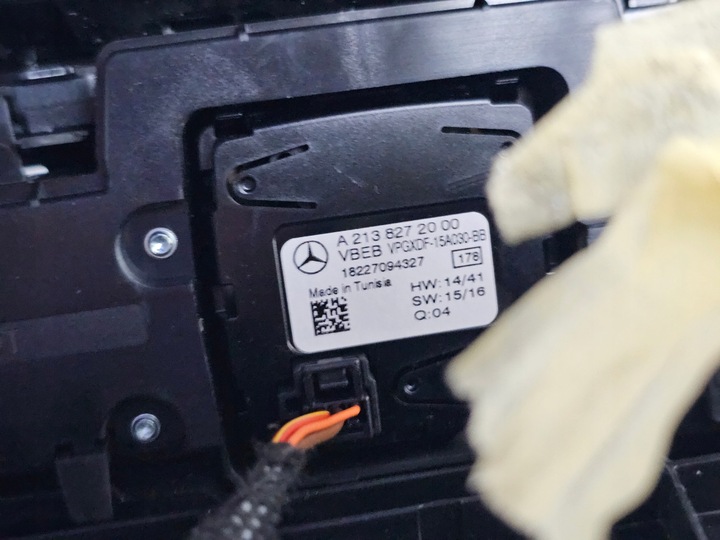 фото №15, Рамка туннель панель idrive mercedes w213 pad e климат пепельница часы led