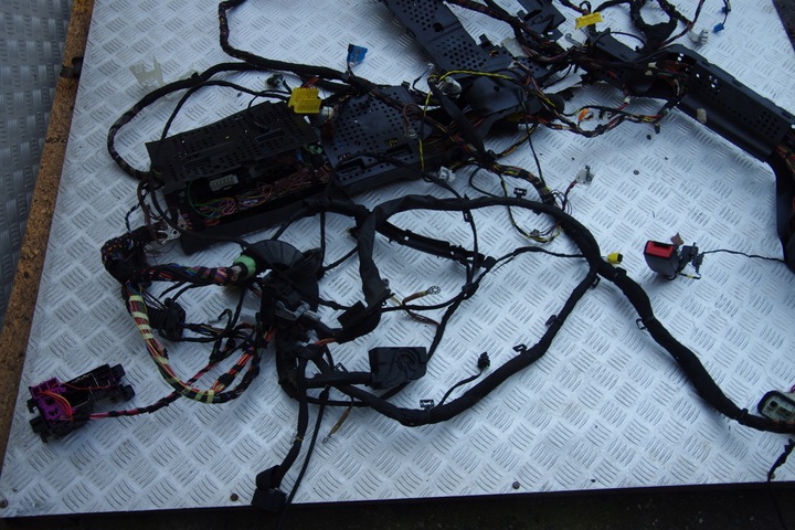 фото №7, Установка джгут інтер'єру mercedes glc x253 a253