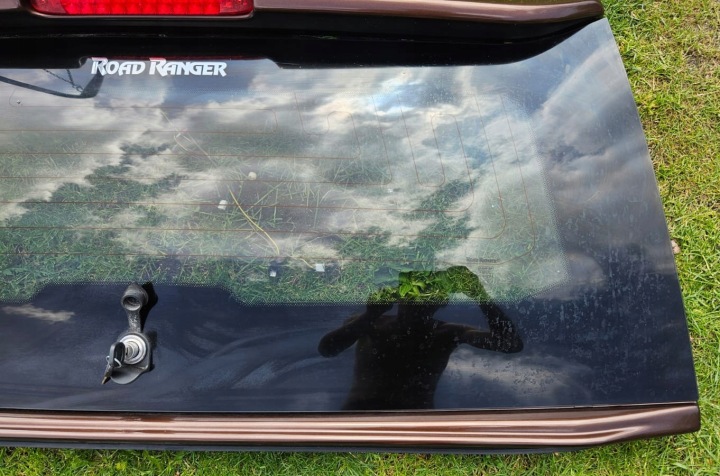 фото №8, Крышка , стекло , стекло крышки надстройки дорога ranger nissan navara