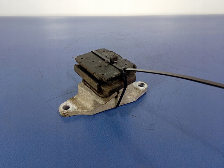 фото №4, Volvo s90 ii t6 2.0t 320km awd кронштейн рессора зад