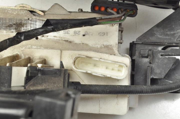 фото №8, Mercedes w245 замок двері праві перед eu a1697202835 a1697600234 4pin