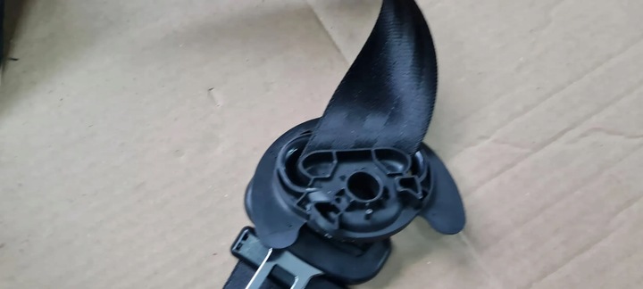 фото №9, A4 b9 8w pas безопасности левый перед 8w0857705 v04 a5 8w