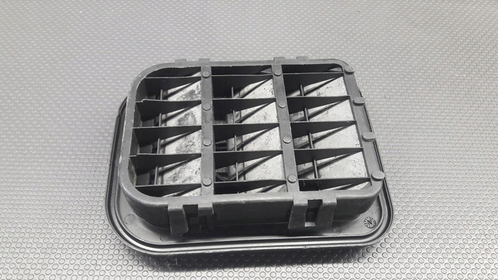 фото №8, Решётка вентиляционная воздуховод golf iv