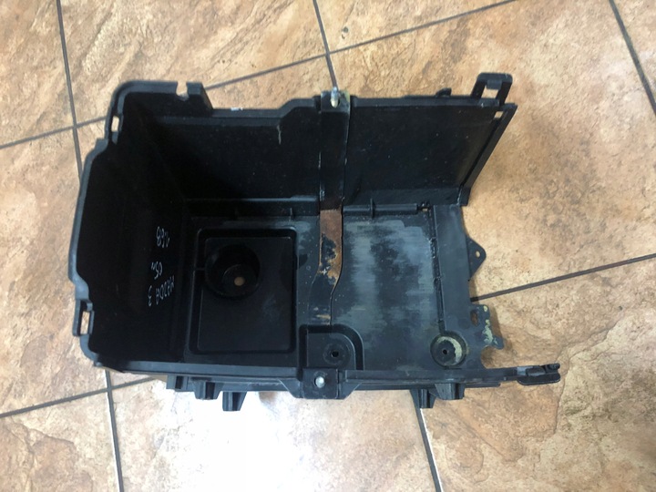 фото №3, Основание акумулятора mazda 3 1.6b 05r. hb