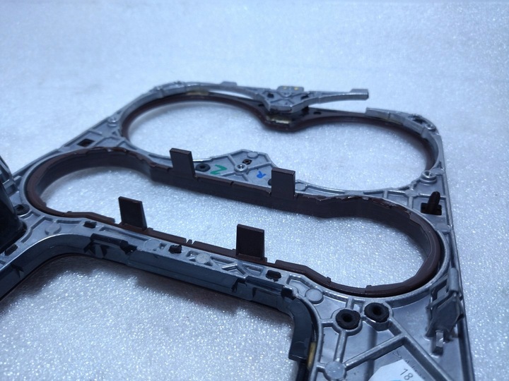 фото №14, 7p1863216 рамка dekor планка cup тримач бардачок vw touareg 7p 2010-2018r