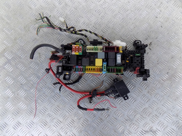 фото №1, Mercedes w176 корпус коробка запобіжників