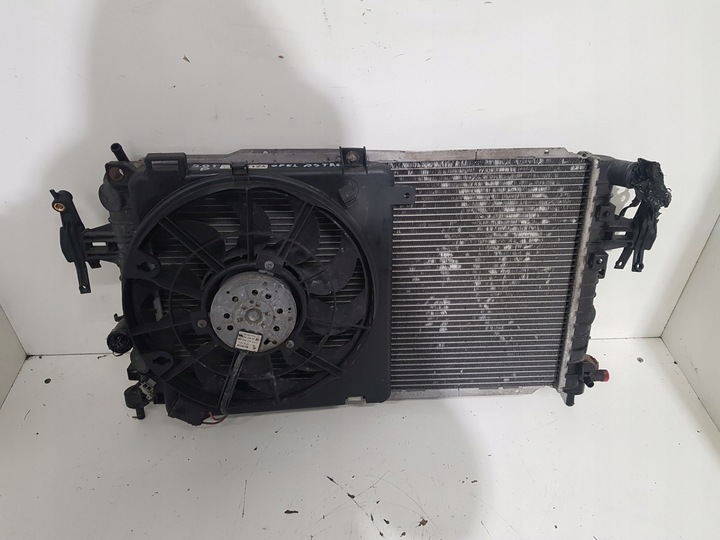 фото №5, Радиаторов воды astra h zafira b 2.0t eur 13129047