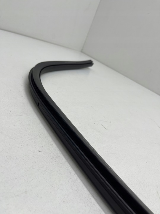 фото №13, Audi a5 8t купе прокладка дверь левый / правые перед нижняя