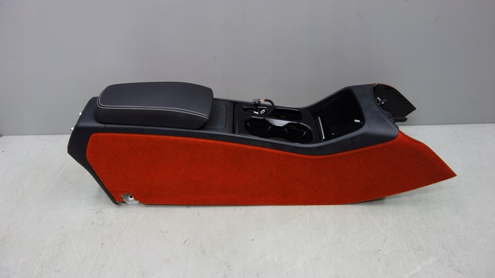 фото №13, Volvo xc40 сиденья диван обивка туннель