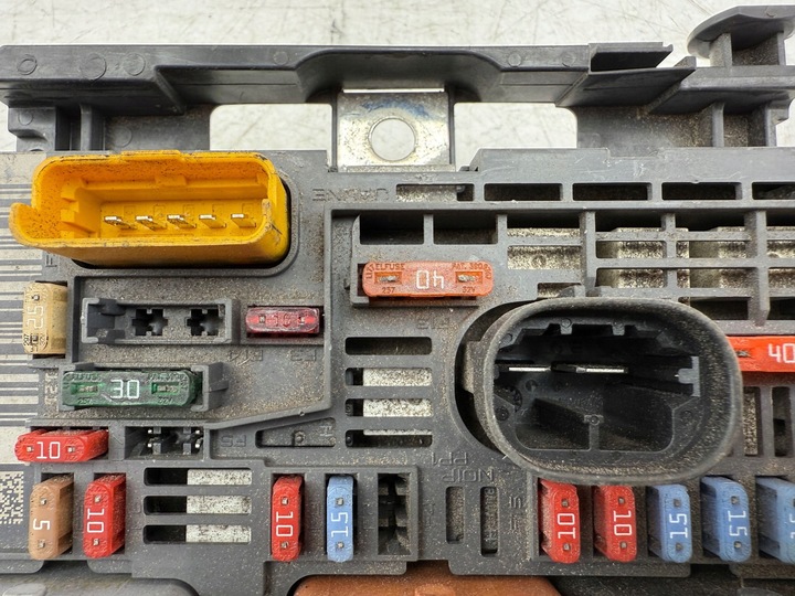 фото №5, Citroen c4 i 2007 рамка / модуль запобіжників