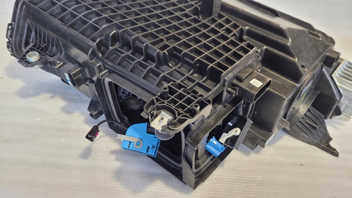 фото №9, Mercedes eqs x296 лампа полный led левая a2969064903