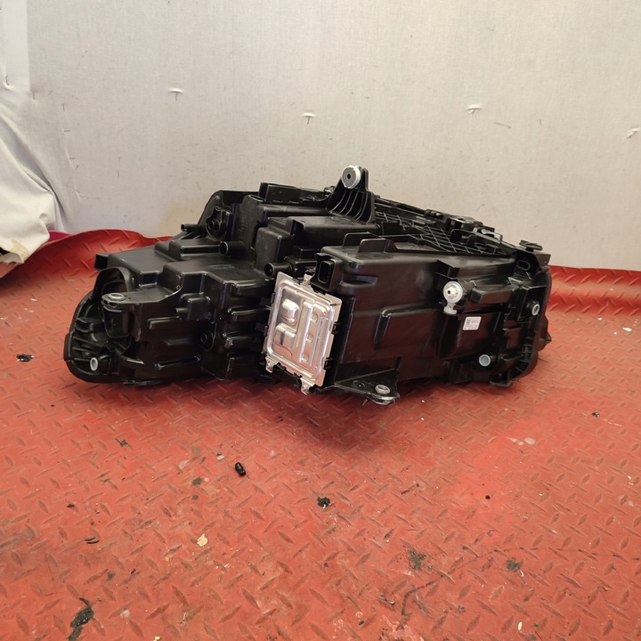 фото №8, Bmw u10 x2 повний led синя не склеєна зчеплення європа гарна лампа права