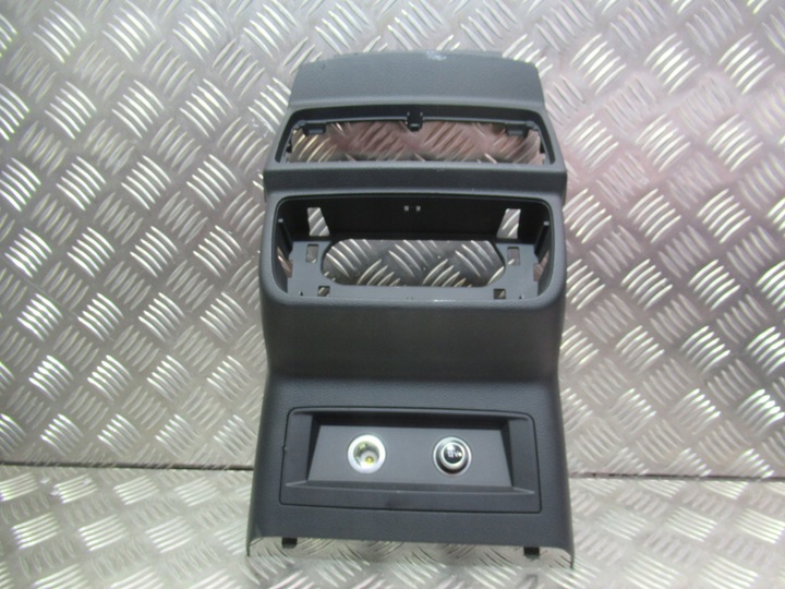 фото №1, Audi sq7 q7 4m защита заглушка туннеля зад рамка 4m0864147a