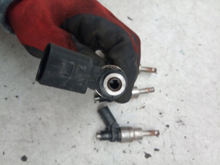 фото №7, Audi 2.0 инжектор топлива 06f906a36a