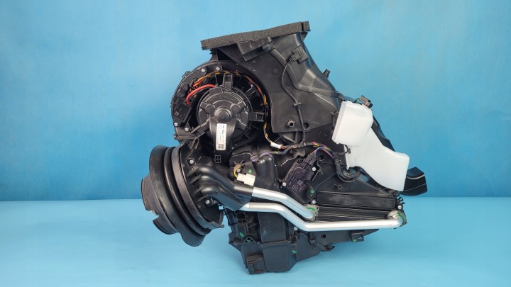 фото №7, Bmw 2' u06 218i active tourer 1.5b отопитель подача воздуха комплектная 9890102