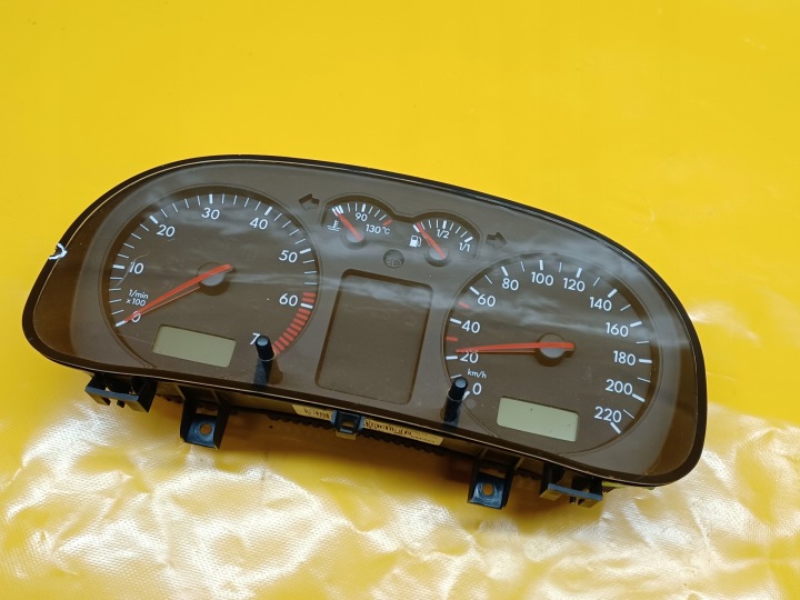 фото №7, Панель приборов vw.golf iv 99-04r 1j0920801