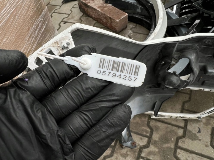 фото №12, Бампер перед передний bmw x1 f48 цвет a300