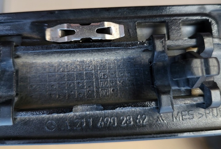 фото №7, Молдинг крила праве перед mercedes w211 a2116902862 oem номер eu