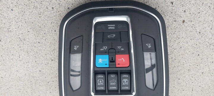 фото №5, Jeep grand cherokee wl 21 22 23 потолок бардачок лампа номер 37