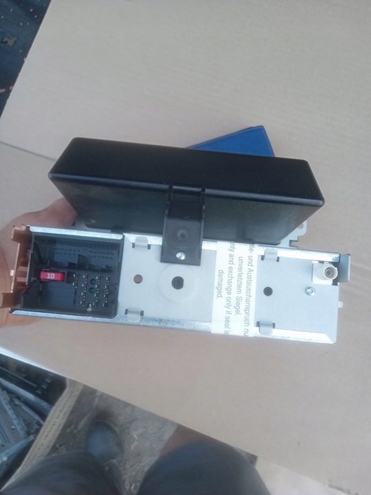 фото №3, Vw golf v 08r радиопроигрыватель 1k0035156a