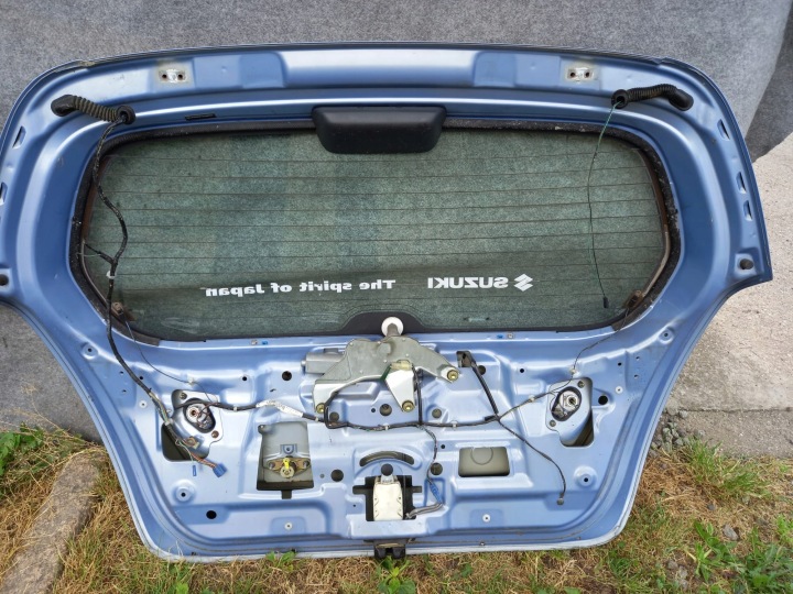 фото №12, Кришка багажника suzuki liana hb 04r. ze9 1.6