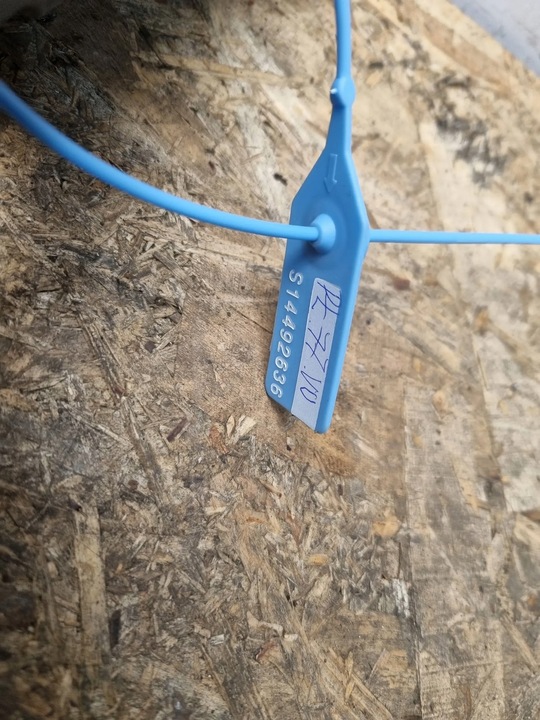 фото №7, Защита крышки обивка багажника 1k6867601d vw golf v