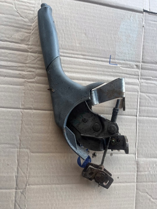 фото №1, Рычаг домкрат тормоза ручного toyoto yaris i 1999-2005r