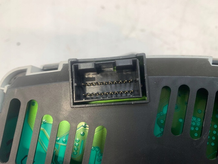 фото №16, Hyundai i20 манометр спидометр спидометр 940061j160