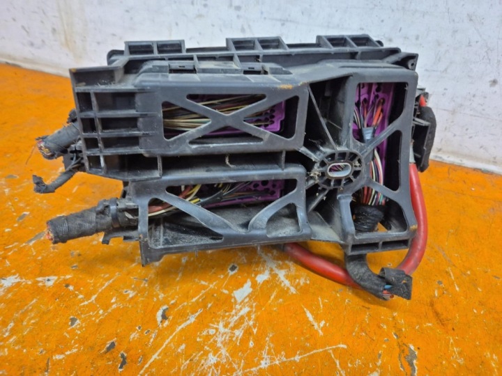 фото №7, Opel astra iii h 04-07 1,7cdti блок запобіжників 13206745 z17dth
