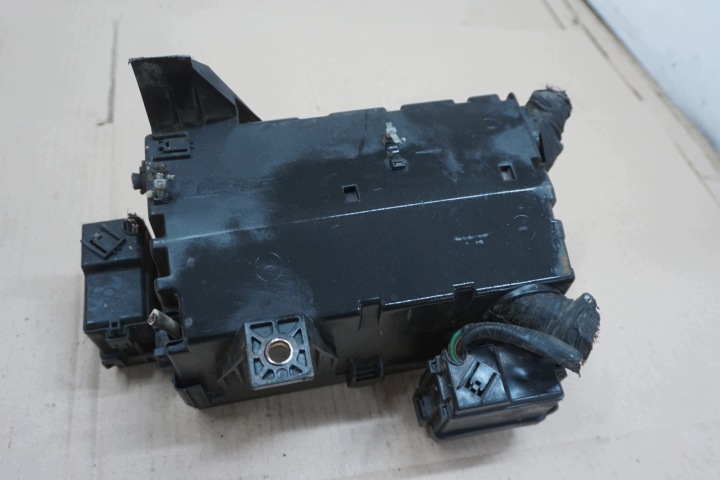 фото №10, Toyota land cruiser 120 блок запобіжників реле 3,0 d4d