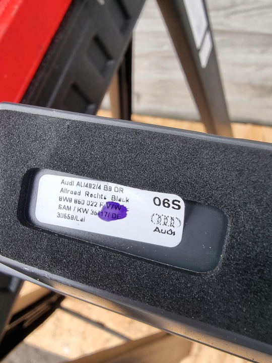 фото №7, Audi a4 b9 рейлінги дахові комплект 8w9860022f 8w9860021f l+p графіт