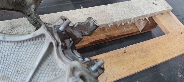 фото №7, A4 b9 8w рестайлінг лапи кронштейн кріплення санки ліві лівий перед 8w0399295e a5