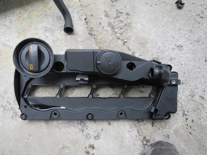 фото №1, Кришка клапанів 03l103469a