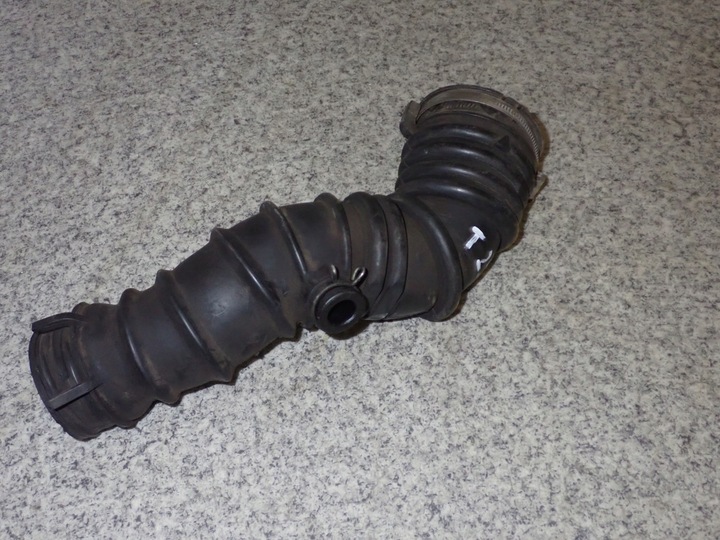 фото №4, Toyota avensis t25 2.0 d4d 03-05 труба воздуха
