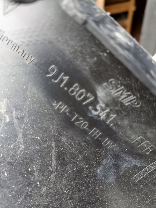 фото №10, Porsche taycan бампер спойлер спойлер 9j1807541