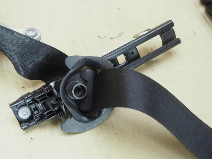 фото №14, Pas безопасности правые перед mercedes w204 2048607685