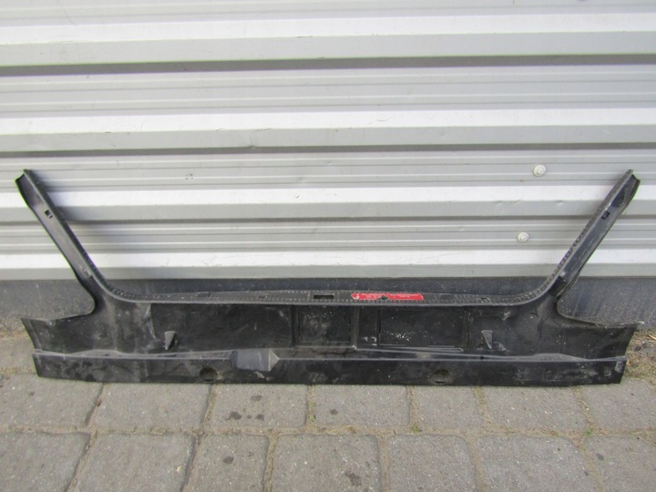 фото №13, 1 mercedes w124 sedan пластик защита багажника ремня замка заднего