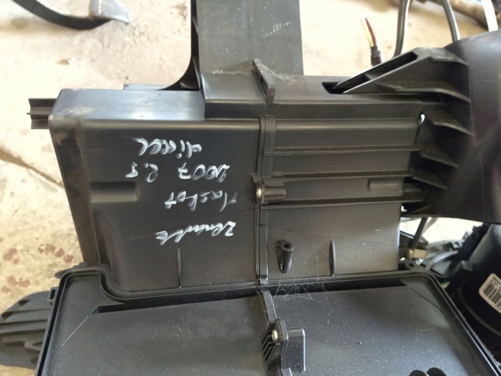 фото №12, Renault master 2.5 дизель обігрівач з вентилятор 8200195623 behr b0380