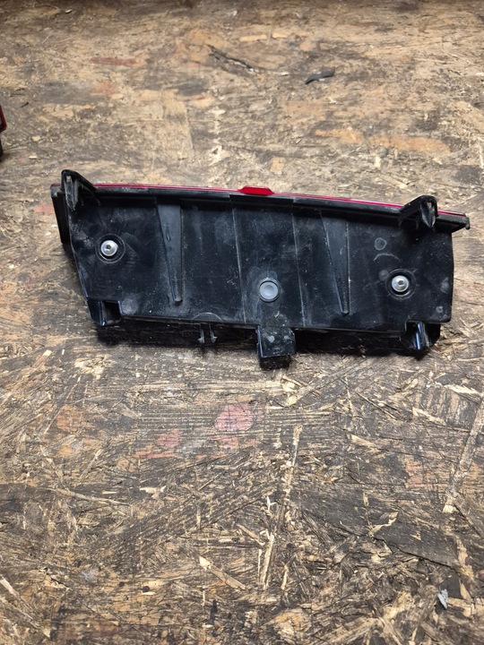 фото №12, Bmw i01 i3 лампа задняя w бампер правая lub левая 7304044 7304043