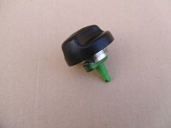 фото №1, Крышка заливка топлива bmw e46 e39 1.8 2.0 2.2 2.5 3.0 07.2001-2005