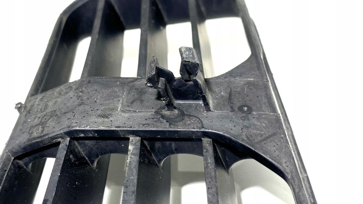 фото №9, Решётка бампера audi a4 b5 рестайлинг 8d0807683