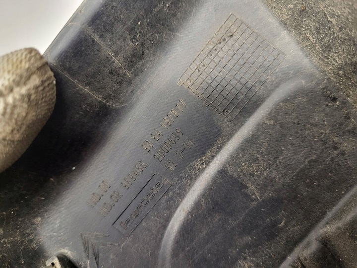 фото №6, Решётка галоген бампера передняя правая citroen c4 i picasso 9654197877