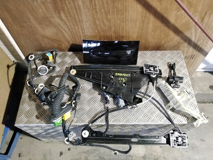 фото №1, Ручка замок подъемник дверь левый перед 208 ii