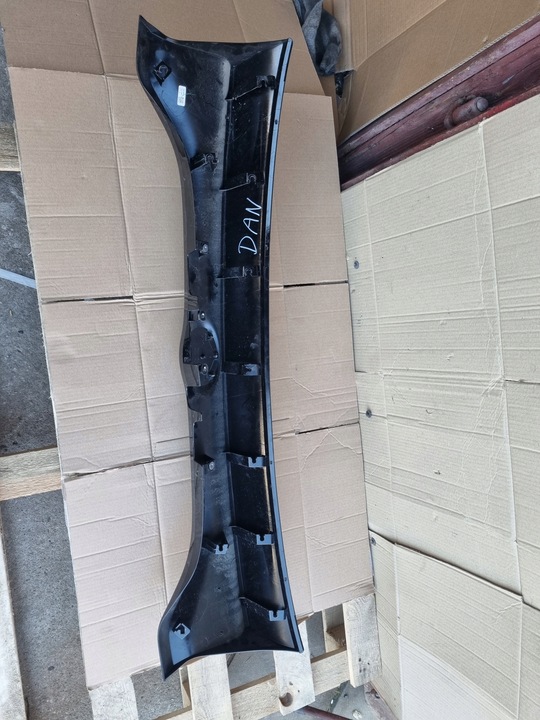 фото №11, Toyota yaris iv оригинальный номер 76801-k0010 накладка крышки багажника