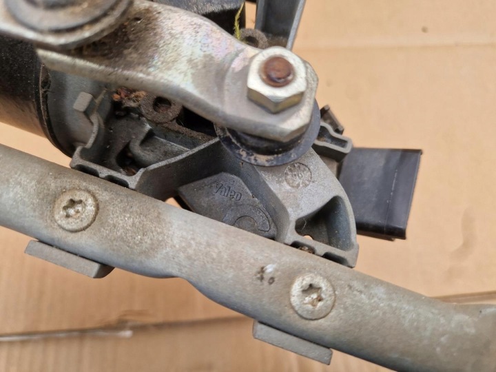 фото №8, Механизм стеклоочистителя перед toyota aygo i 1.0 vti c1 107