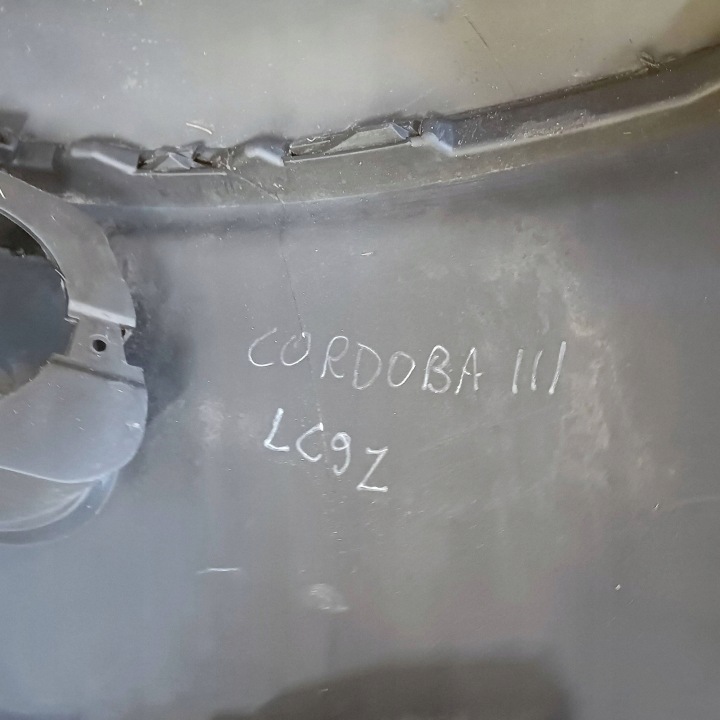 фото №15, Бампер перед передний seat cordoba 6l sedan lak: lc9z nr3