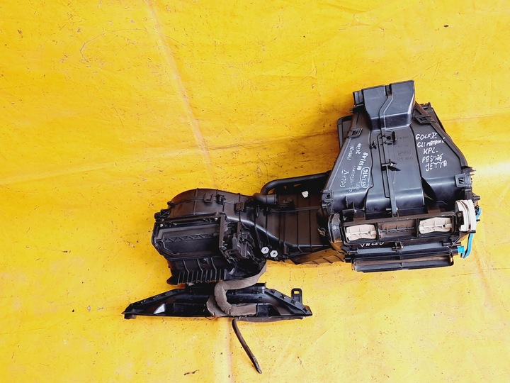 фото №9, Отопитель з корпусами кондиционер vw golf v 03-07r 1k1820308b valeo европа .