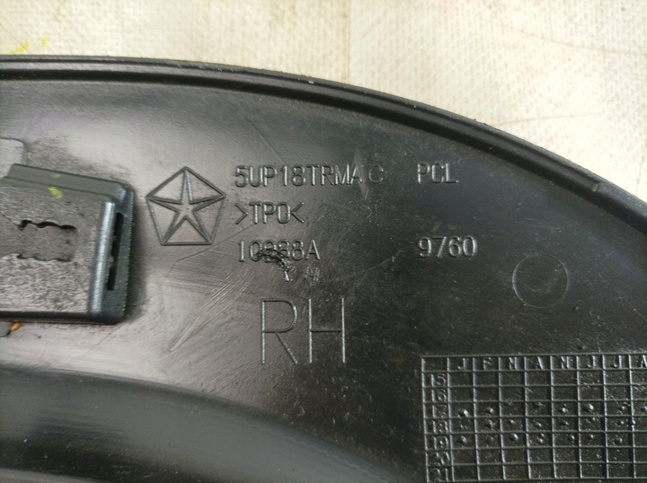 фото №11, Jeep compass 17- накладка планка крыльев pr. зад